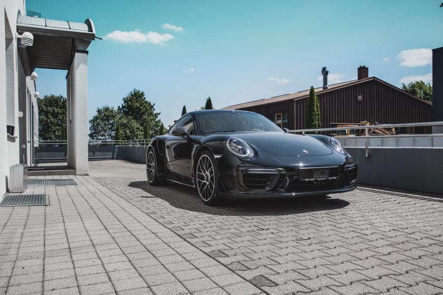  Porsche 911 Turbo S by TechArt (991) 2016 года  (фото 23 из 24)